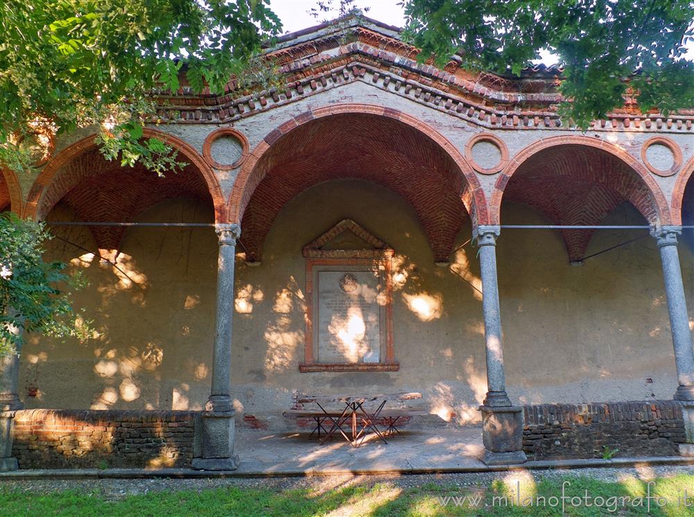 Varedo (Monza e Brianza) - Porta San Gregorio del Lazzaretto nel parco di Villa Bagatti Valsecchi